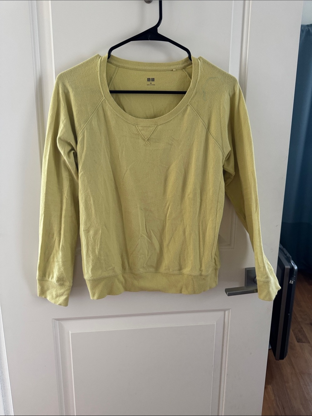 Uniqlo Pale Lime Crewneck Sweatshirt